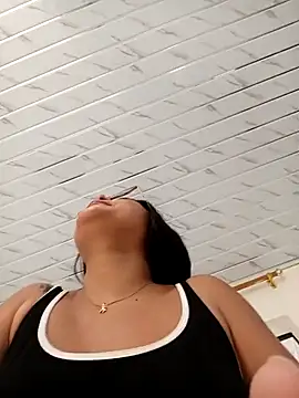 Snapshot of -VICKKY chatting on November 3, 2025, 2:07 pm -VICKKY online show from November 3, 2025, 2:07 pm