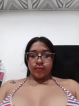 Snapshot of -VICKKY chatting on November 12, 2025, 8:08 pm -VICKKY online show from November 12, 2025, 8:08 pm