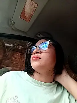 Snapshot of -VICKKY chatting on November 14, 2025, 2:05 pm -VICKKY online show from November 14, 2025, 2:05 pm