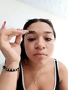 Snapshot of -VICKKY chatting on December 15, 2025, 1:37 pm -VICKKY online show from December 15, 2025, 1:37 pm