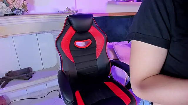 tiffany becker online show from February 13, 2025, 8:03 pm