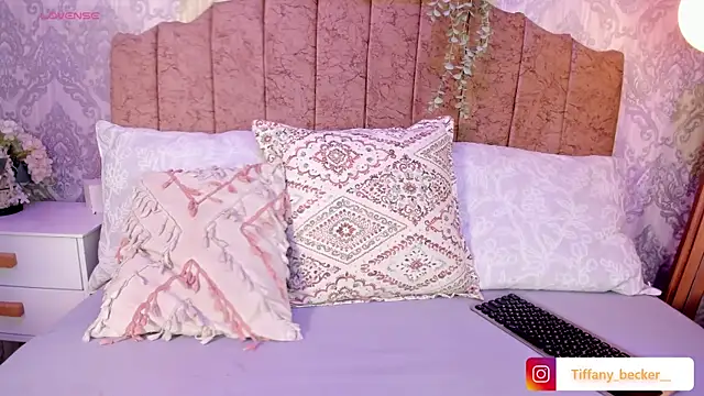 tiffany becker online show from November 19, 2025, 12:05 pm