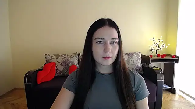 Snapshot of Pretty_shy chatting on July 6, 2026, 8:44 am Pretty shy online show from July 6, 2026, 8:44 am