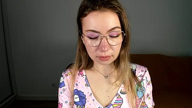 Snapshot of Mia_Tasty chatting on May 13, 2026, 6:33 am Mia Tasty online show from May 13, 2026, 6:33 am
