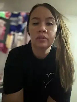 Emiily lee online show from December 18, 2025, 7:20 pm