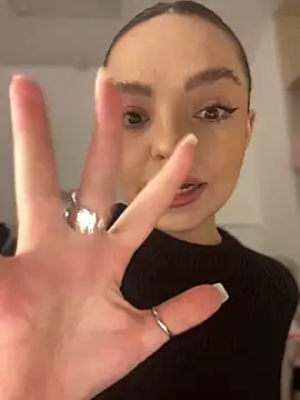 Snapshot of AnaWest chatting on February 20, 2025, 6:06 am AnaWest online show from February 20, 2025, 6:06 am