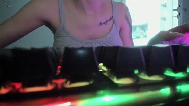 Emmapmg online show from December 14, 2025, 7:18 pm