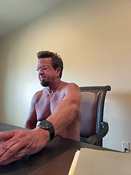 sluttydylan online show from April 9, 2026, 8:03 pm