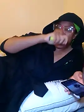 Snapshot of madamsensuale chatting on December 31, 2024, 11:28 pm madamsensuale online show from December 31, 2024, 11:28 pm