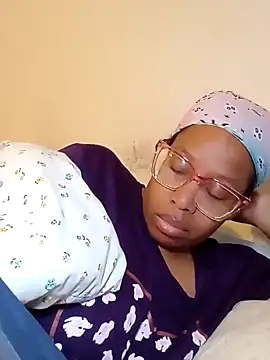 Snapshot of madamsensuale chatting on March 19, 2025, 4:02 pm madamsensuale online show from March 19, 2025, 4:02 pm