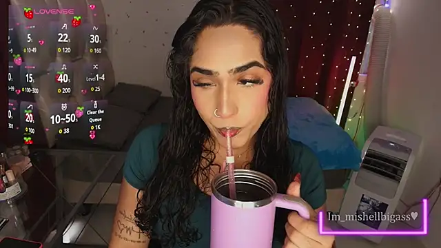 Snapshot of im_mishellbigass chatting on July 4, 2026, 9:43 pm im mishellbigass online show from July 4, 2026, 9:43 pm