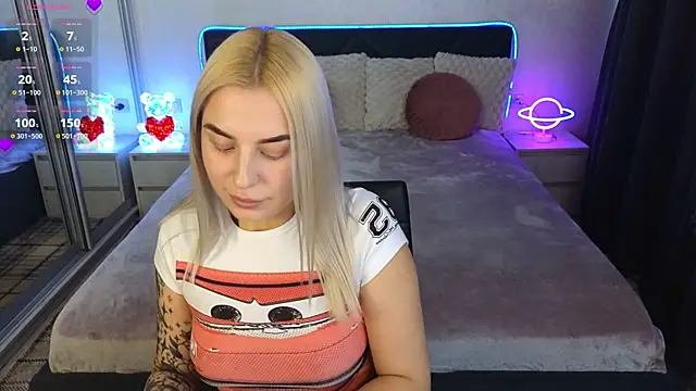Snapshot of Crystal_Barbie chatting on March 13, 2026, 12:45 pm Crystal Barbie online show from March 13, 2026, 12:45 pm