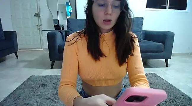 julianamorant online show from March 20, 2025, 6:20 pm