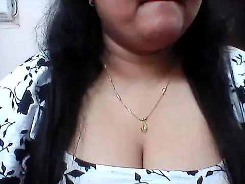 Snapshot of smile_pretty chatting on April 21, 2026, 6:34 pm smile pretty online show from April 21, 2026, 6:34 pm
