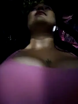 Snapshot of Blushing_Katy chatting on December 10, 2024, 11:51 pm Blushing Katy online show from December 10, 2024, 11:51 pm