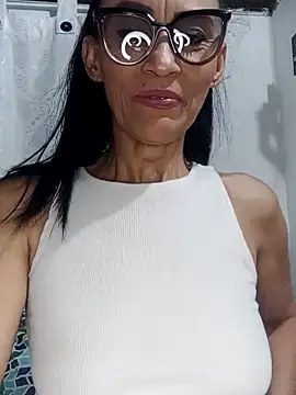 Snapshot of BarbaraMature chatting on November 8, 2025, 3:56 pm BarbaraMature online show from November 8, 2025, 3:56 pm