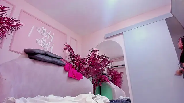 Snapshot of Maristxxr chatting on February 19, 2025, 7:38 pm Maristxxr online show from February 19, 2025, 7:38 pm