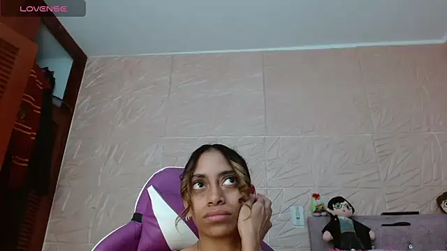 Snapshot of kendallsweet7 chatting on November 17, 2025, 2:01 pm kendallsweet7 online show from November 17, 2025, 2:01 pm