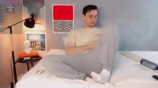 Elio555 online show from November 23, 2025, 6:30 pm