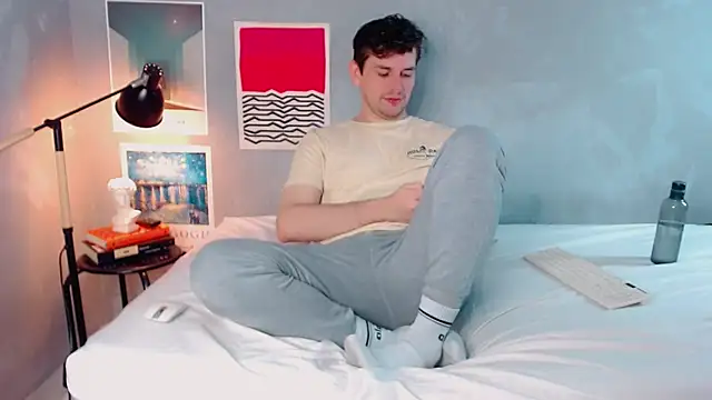 Elio555 online show from December 13, 2025, 8:36 pm