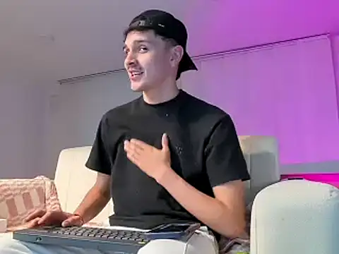 Snapshot of bastia_noooo chatting on January 13, 2025, 6:27 am bastia noooo online show from January 13, 2025, 6:27 am