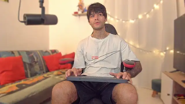 justin stark7 online show from February 16, 2026, 1:40 pm