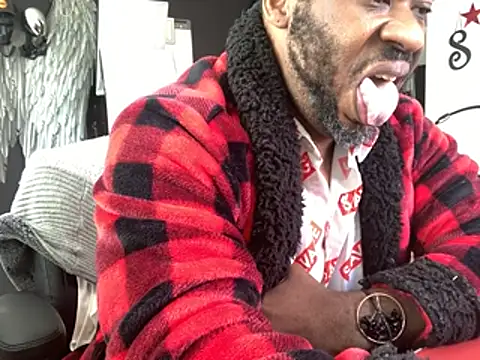 bigshh8 online show from April 15, 2026, 7:10 pm