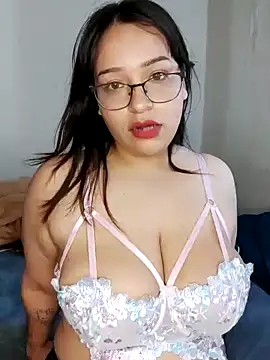 Angiee2001 online show from February 6, 2025, 9:17 pm