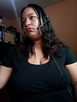 Angiee2001 online show from May 5, 2026, 2:03 pm