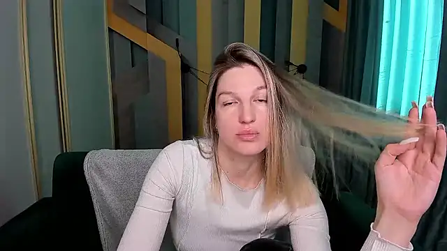 EmilyWalkeri online show from January 12, 2026, 7:57 am