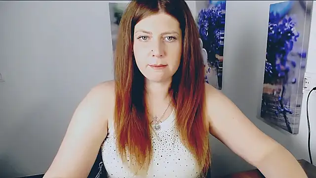 Snapshot of Lizzy_Love chatting on June 19, 2026, 10:41 am Lizzy Love online show from June 19, 2026, 10:41 am