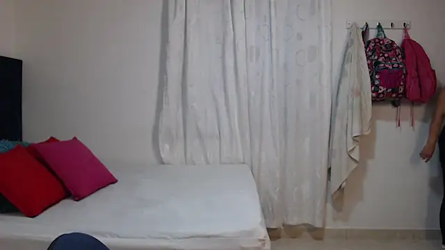 karlaton1977 online show from October 19, 2025, 3:23 pm