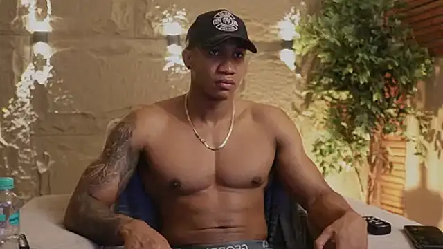 Logan Varela online show from November 15, 2025, 11:51 am