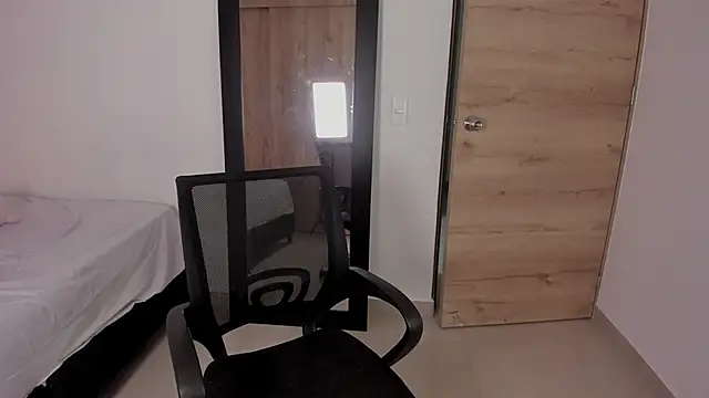 Agatha Vixen online show from December 16, 2025, 11:10 pm