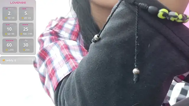 Snapshot of yourcuteneighbourr chatting on November 6, 2025, 2:45 am yourcuteneighbourr online show from November 6, 2025, 2:45 am