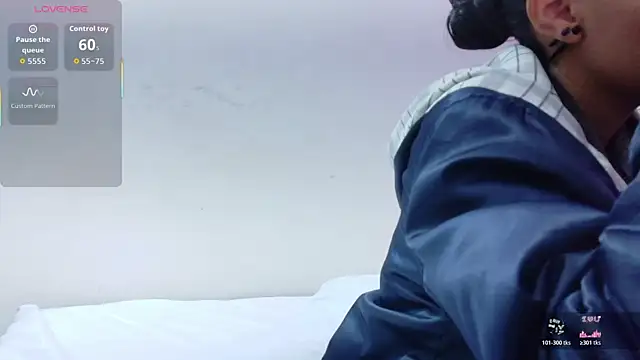 Snapshot of yourcuteneighbourr chatting on November 13, 2025, 2:54 am yourcuteneighbourr online show from November 13, 2025, 2:54 am