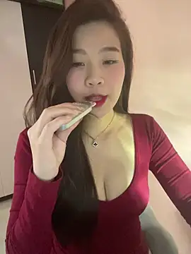 Snapshot of Bae1103 chatting on March 6, 2026, 8:11 am Bae1103 online show from March 6, 2026, 8:11 am