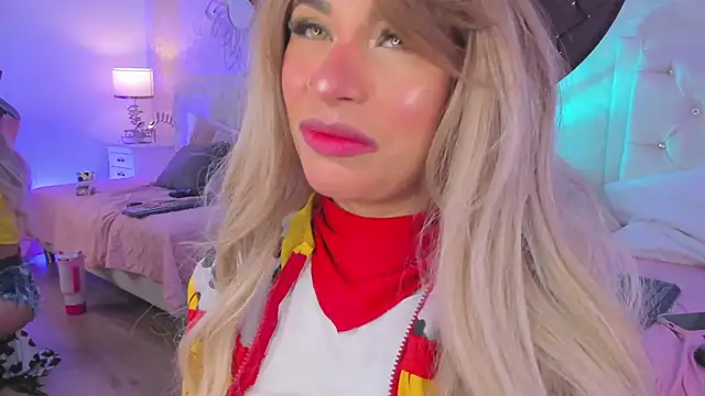 Snapshot of Iara_Smith1 chatting on November 4, 2025, 12:59 pm Iara Smith1 online show from November 4, 2025, 12:59 pm