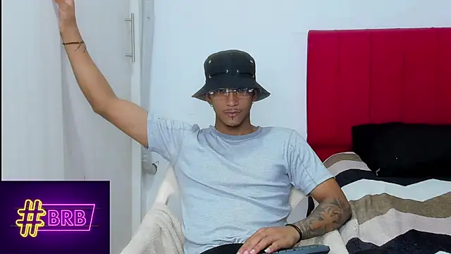 dominic smith  online show from March 3, 2025, 1:21 am