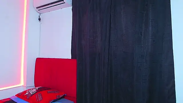 dominic smith  online show from November 28, 2025, 8:55 pm