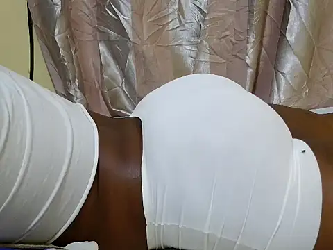 Snapshot of faista_jude chatting on February 21, 2025, 4:40 am faista jude online show from February 21, 2025, 4:40 am