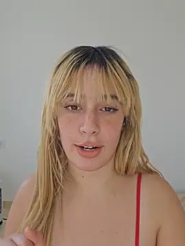 Snapshot of Massa8 chatting on December 3, 2024, 11:55 am Massa8 online show from December 3, 2024, 11:55 am