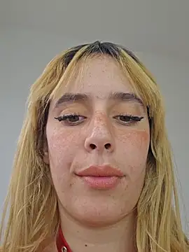 Snapshot of Massa8 chatting on December 8, 2024, 1:14 pm Massa8 online show from December 8, 2024, 1:14 pm