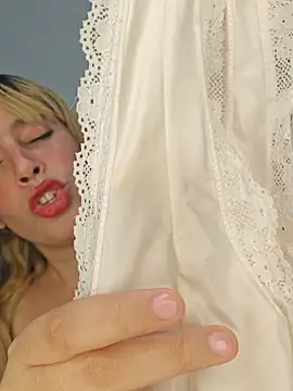 Snapshot of Massa8 chatting on December 10, 2024, 4:27 pm Massa8 online show from December 10, 2024, 4:27 pm