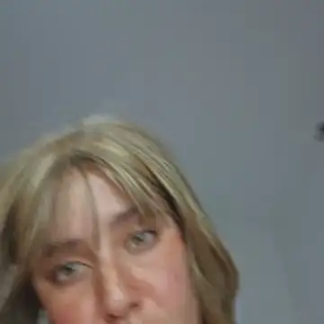 Snapshot of Massa8 chatting on November 17, 2025, 11:10 pm Massa8 online show from November 17, 2025, 11:10 pm