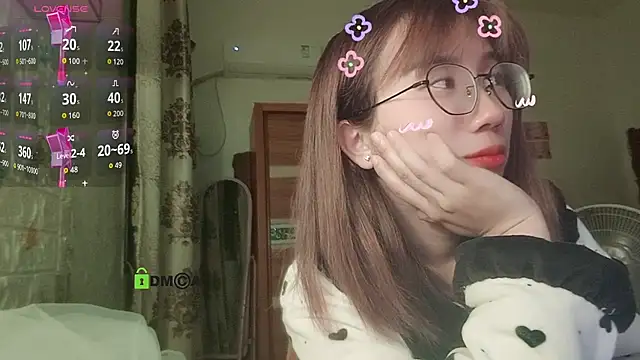 Lili 666 online show from February 4, 2026, 8:36 pm