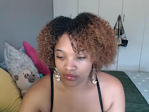 Snapshot of CREAMYCUPCAKExxx chatting on June 19, 2026, 7:45 am CREAMYCUPCAKExxx online show from June 19, 2026, 7:45 am