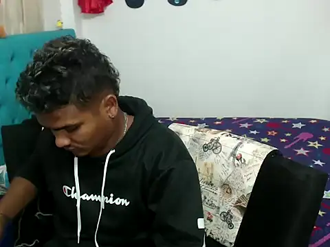 Snapshot of Boycuriousxxx chatting on February 16, 2025, 2:32 pm Boycuriousxxx online show from February 16, 2025, 2:32 pm