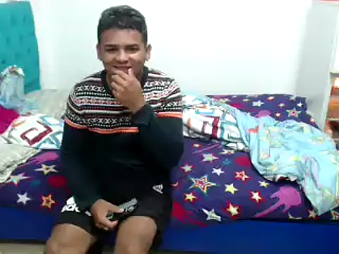 Snapshot of Boycuriousxxx chatting on February 20, 2025, 10:59 am Boycuriousxxx online show from February 20, 2025, 10:59 am