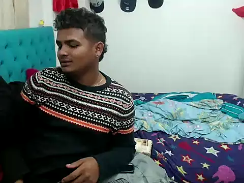 Snapshot of Boycuriousxxx chatting on February 21, 2025, 10:07 am Boycuriousxxx online show from February 21, 2025, 10:07 am